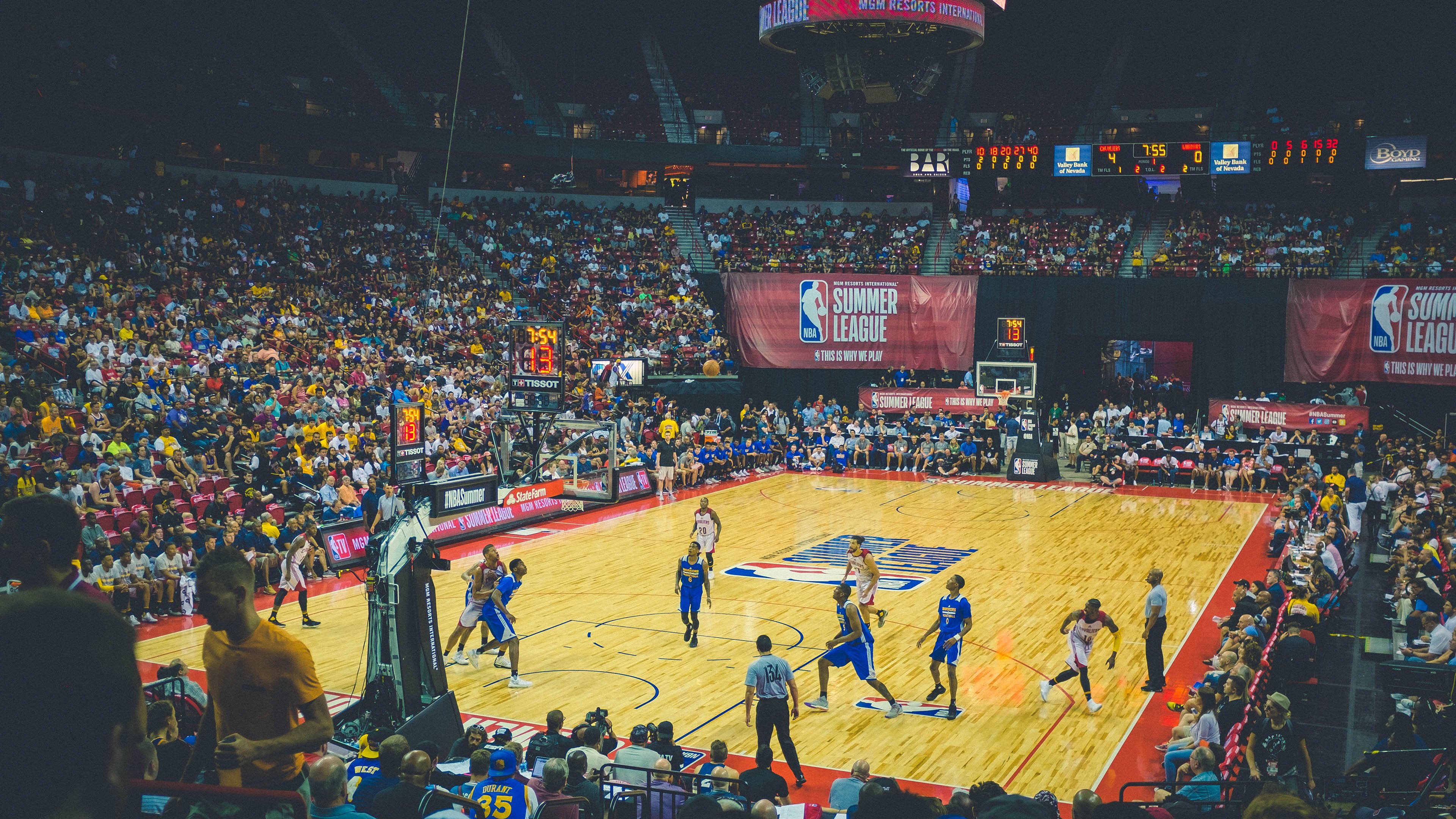 又见绝平！巴黎圣日耳曼与利雅得新月鏖战至终场，纳达尔读秒救主